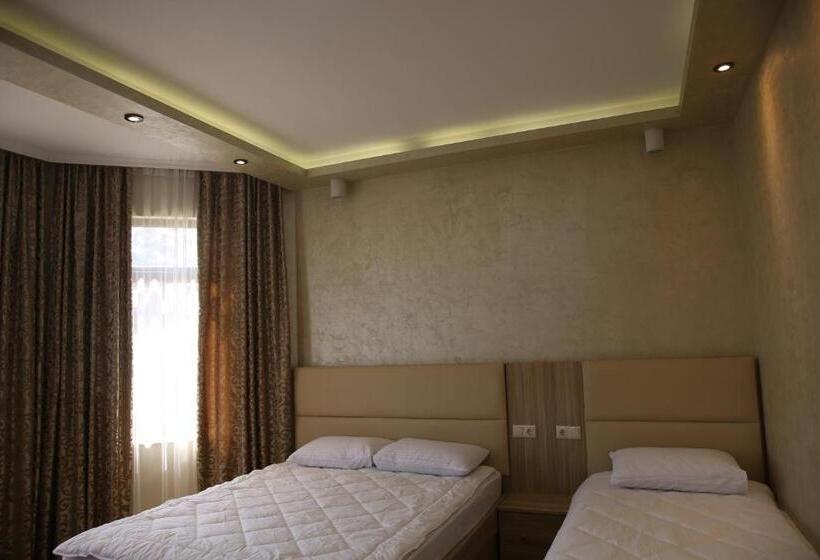 Deluxe Trippelrum, Mariana