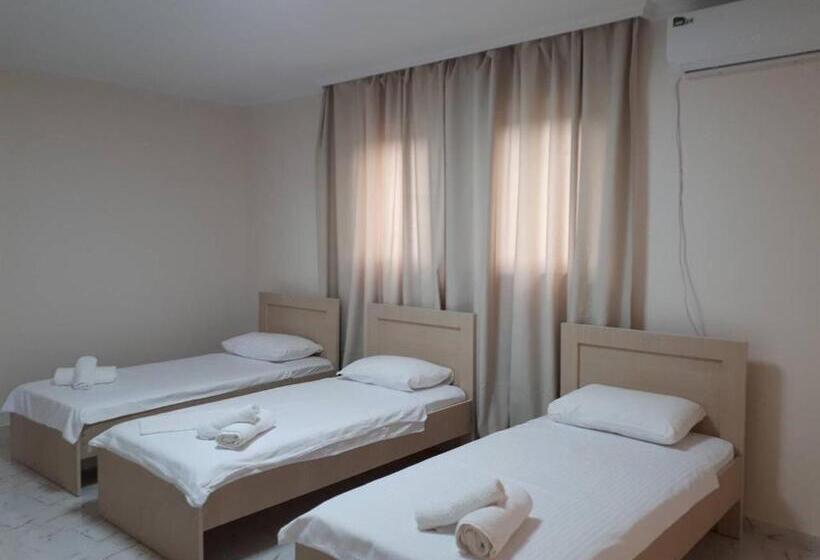 Standard Trippelrum Delat Badrum, Mariana