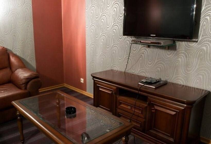 اتاق اکونومی, Nevsky