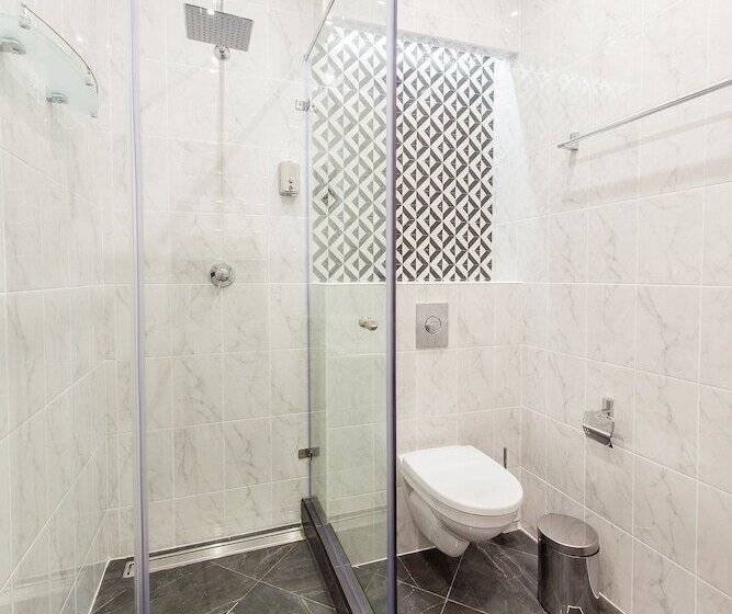 اتاق لوکس, Nice People