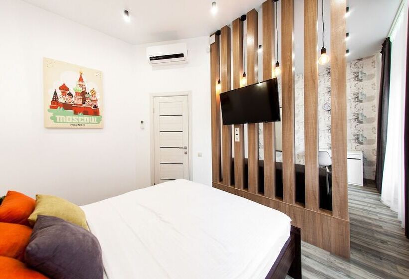 اتاق لوکس, Nice People