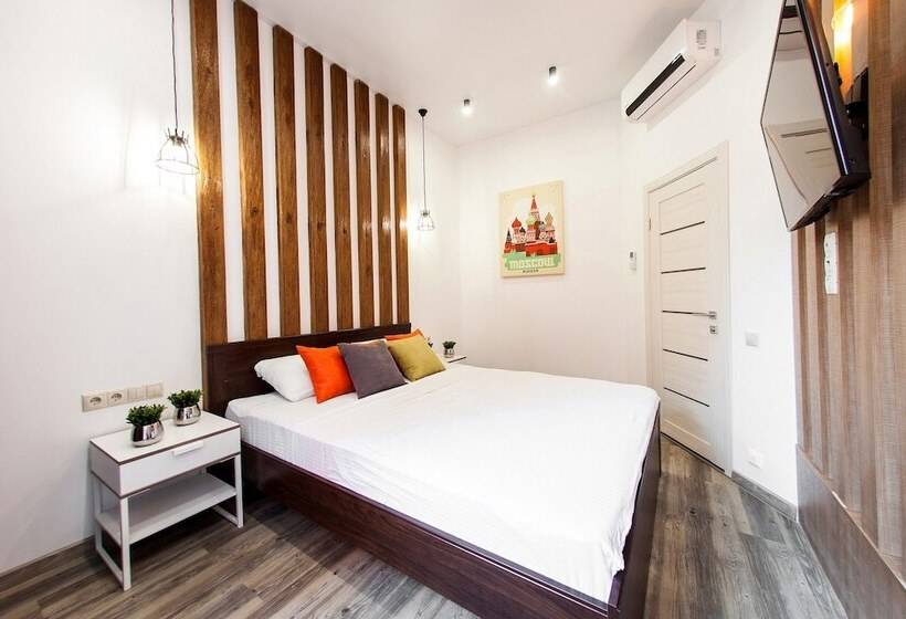 اتاق لوکس, Nice People