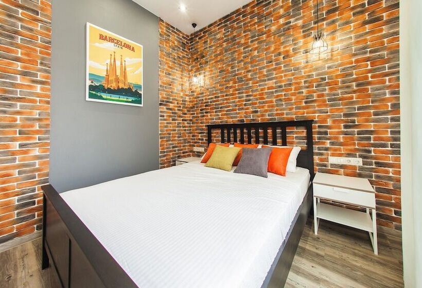 اتاق استاندارد, Nice People