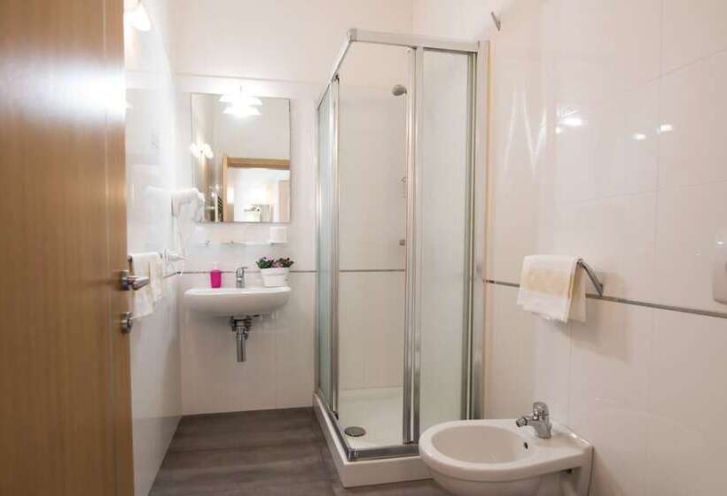 اتاق استاندارد, Bed & Breakfast Camollia