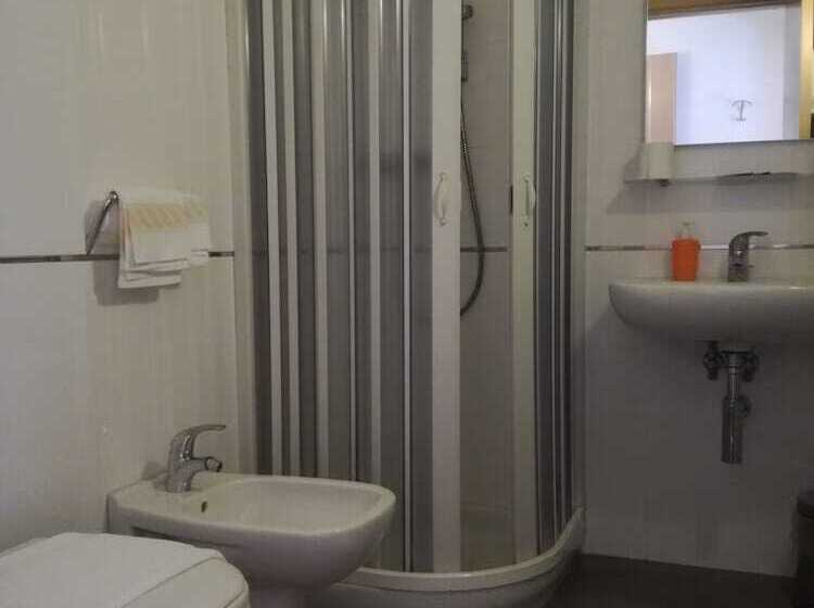 اتاق استاندارد سه نفره, Bed & Breakfast Camollia