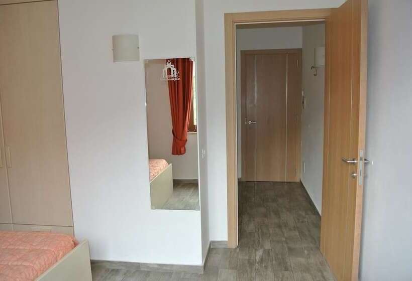 اتاق استاندارد سه نفره, Bed & Breakfast Camollia