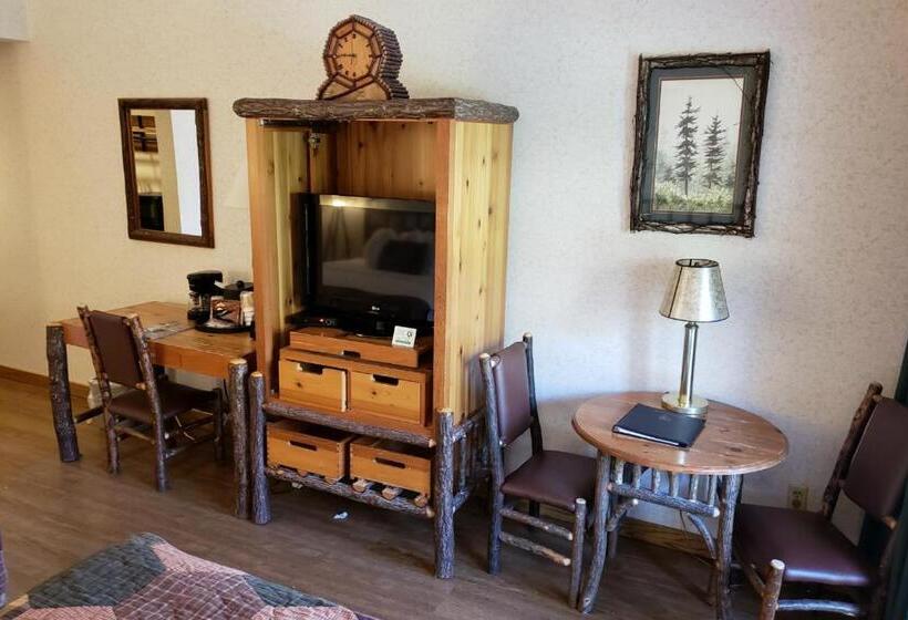 带2个双人床的标准工作室, Abe Martin Lodge & Cabins