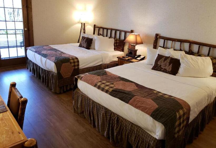 带2个双人床的标准工作室, Abe Martin Lodge & Cabins