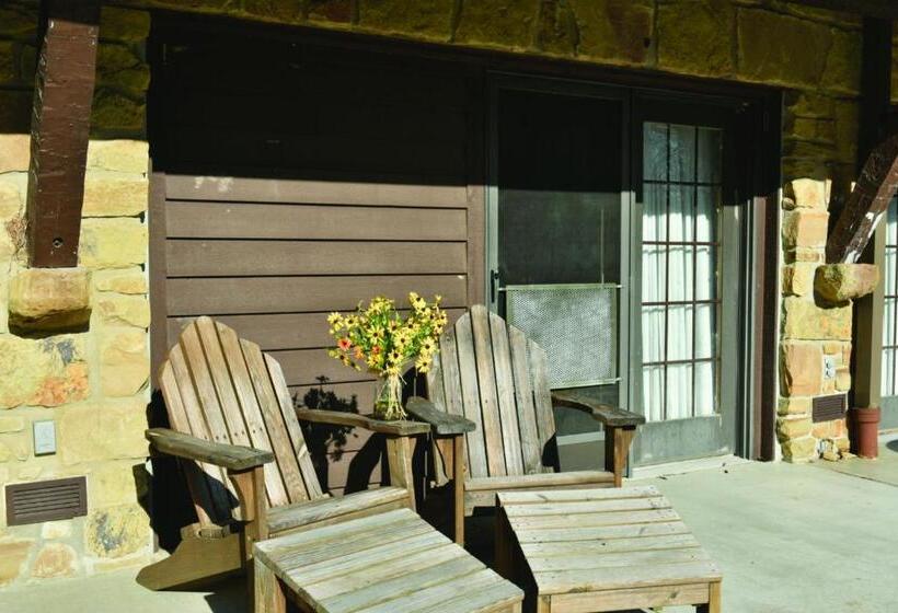 带2个双人床的标准工作室, Abe Martin Lodge & Cabins