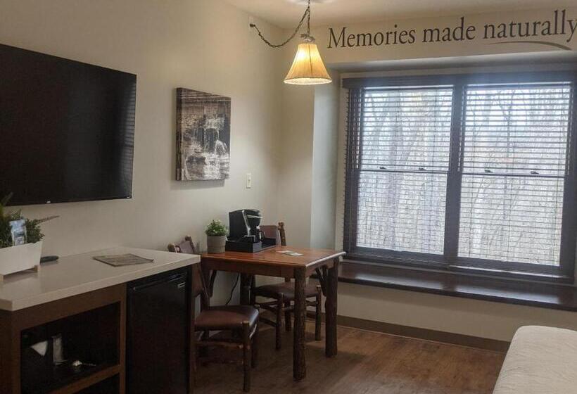 四人豪华间, Abe Martin Lodge & Cabins