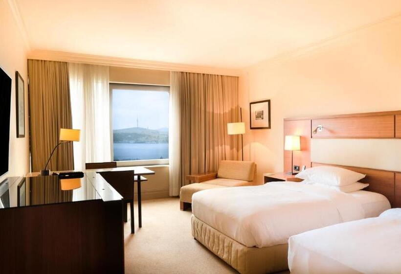 스탠다드 룸 바다 전망, Grand Hyatt Istanbul