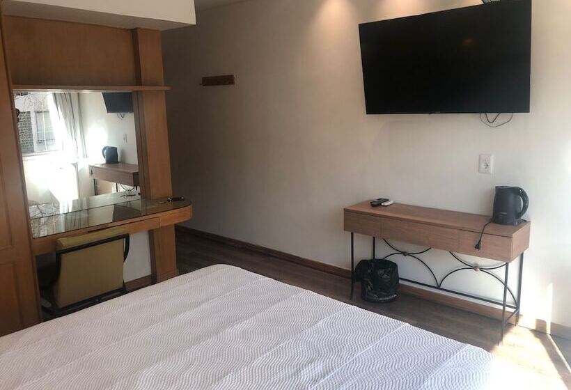 スタンダードルーム, London Palace