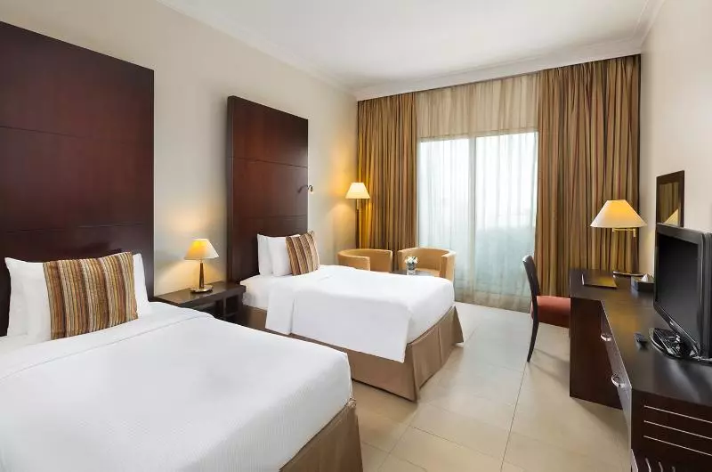 اتاق لوکس با چشم‌انداز شهر, Metropolitan Al Mafraq Hotel
