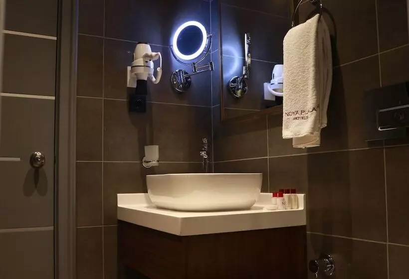 Standard Triple Room, Nova Plaza Crystal Hotel & Spa
