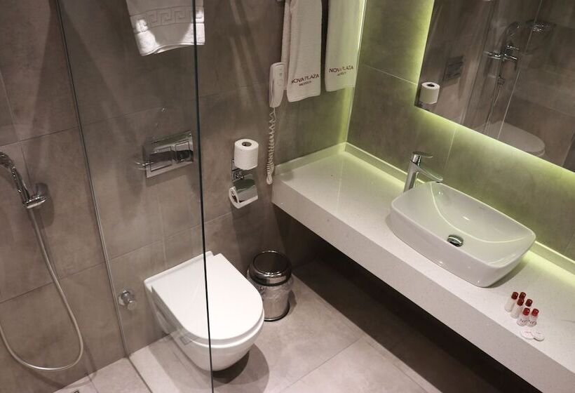 Standard Triple Room, Nova Plaza Crystal Hotel & Spa