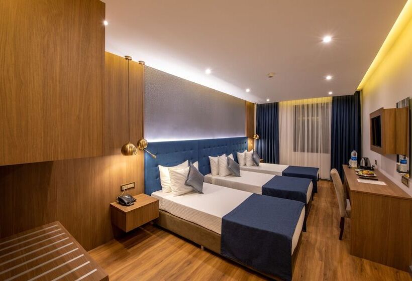Standard Triple Room, Nova Plaza Crystal Hotel & Spa