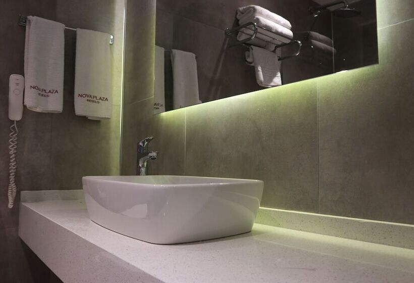 Standard Triple Room, Nova Plaza Crystal Hotel & Spa