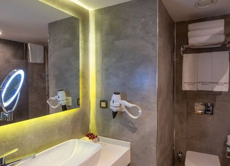 Standard Triple Room, Nova Plaza Crystal Hotel & Spa