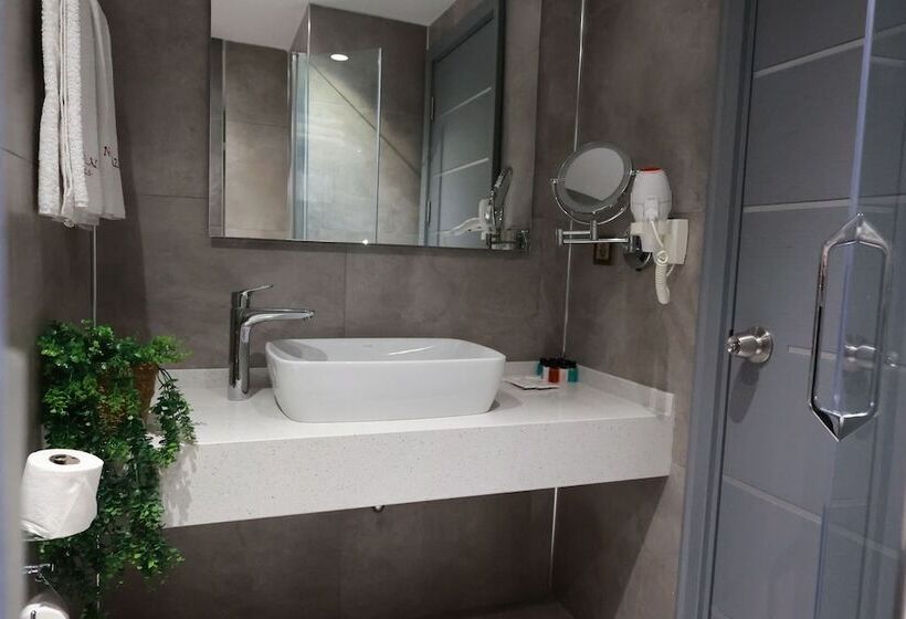 Standard Triple Room, Nova Plaza Crystal Hotel & Spa