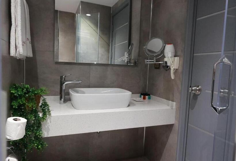 Standard Triple Room, Nova Plaza Crystal Hotel & Spa