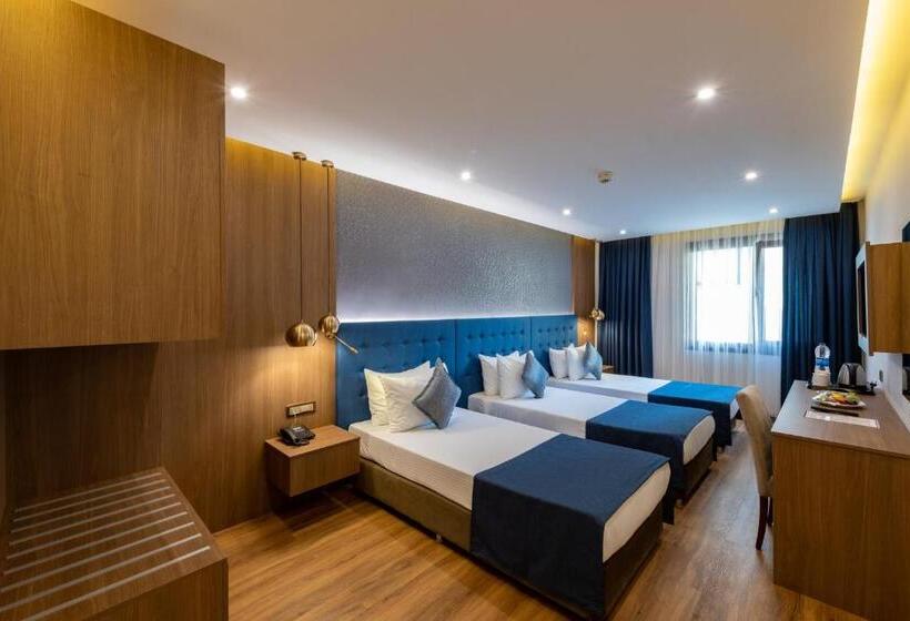 Standard Triple Room, Nova Plaza Crystal Hotel & Spa