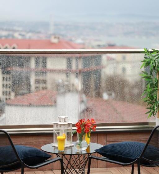 Deluxe Room View Sea with Balcony, Nova Plaza Crystal Hotel & Spa