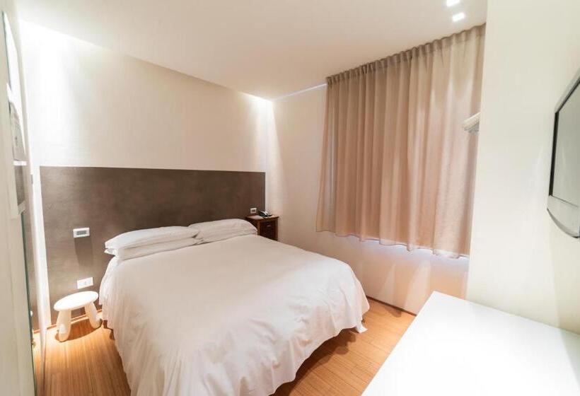 اتاق اکونومی, Country House La Radice