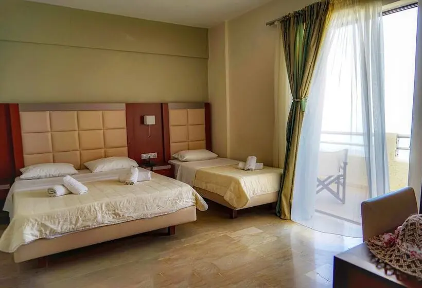 Premium Kolmen Hengen Huone, Kokoni Beach