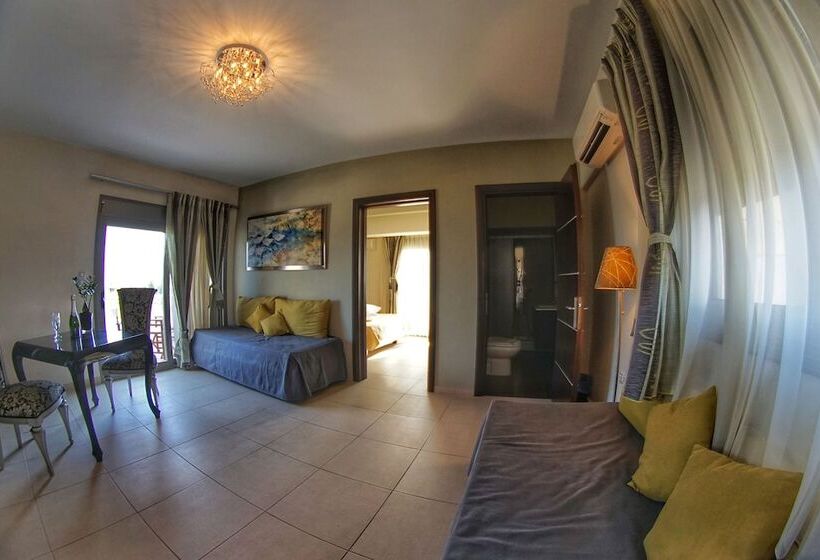 סוויטת ג'וניור צדדית נוף לים, Kokoni Beach