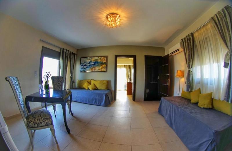 סוויטת ג'וניור צדדית נוף לים, Kokoni Beach