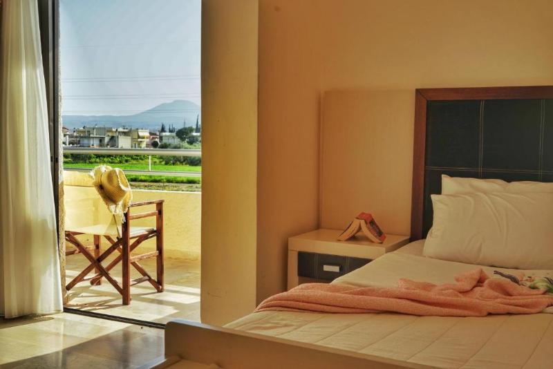 חדר סטנדרט לשלושה עם נוף לגינה, Kokoni Beach