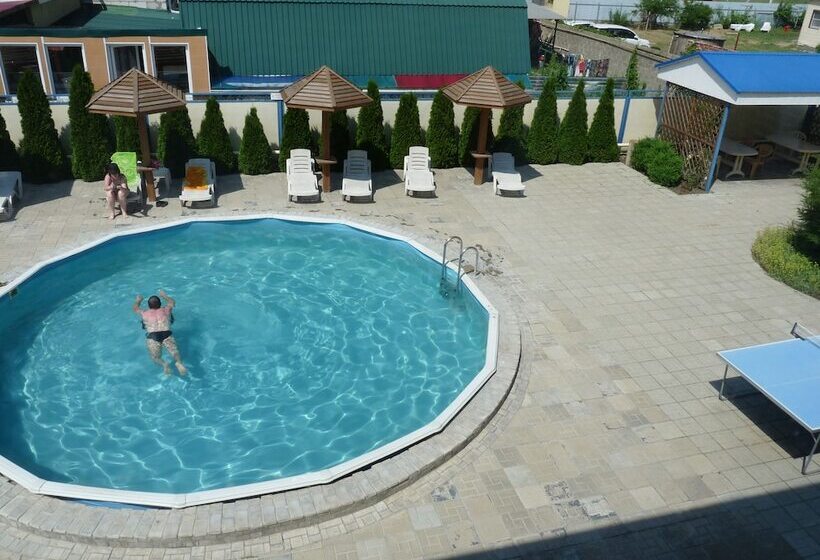 اتاق خانوادگی, Guest House Delfin