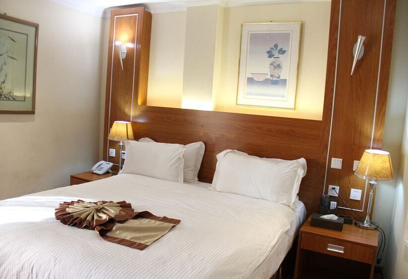 سوییت لوکس, Emmad Furnished