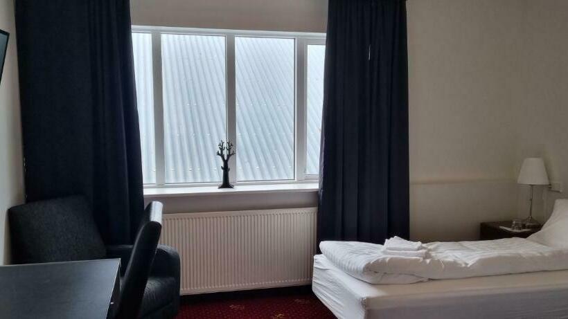 اتاق اکونومی, Húsavík Cape