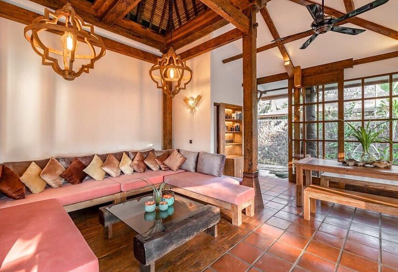 ویلای 2 خوابه, Kuno Villas
