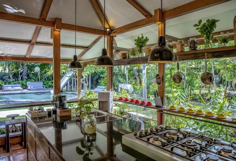 プール付３ベッドルーム　ビラ, Kuno Villas