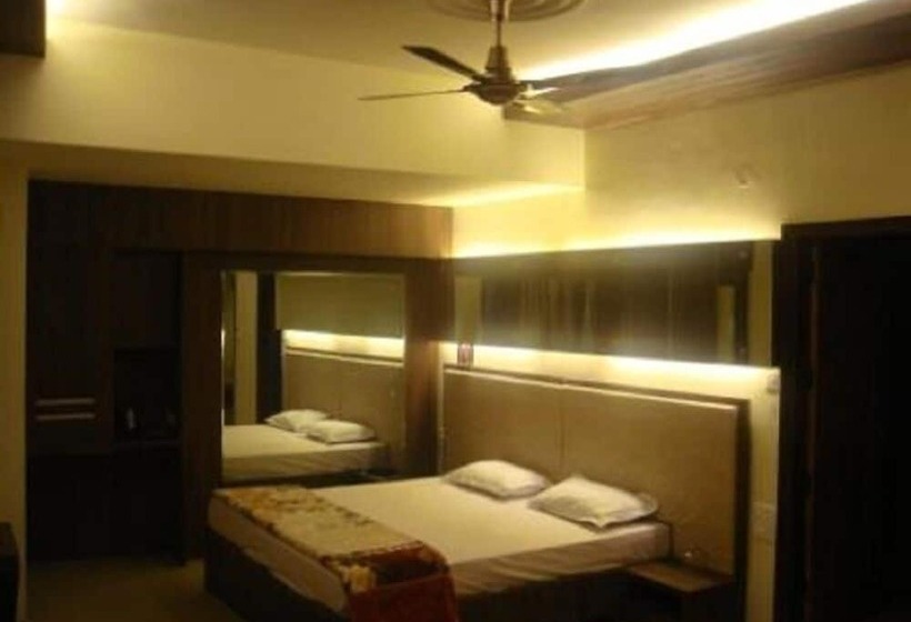 Номер Deluxe, Mohan Continental