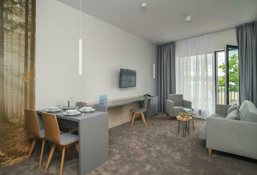 סטודיו משפחתי, Notera Hotel Spa