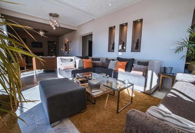 ویلای 5 خوابه, La Maison Rayhan