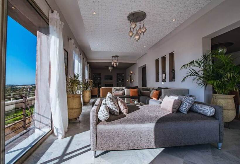 ویلای 5 خوابه, La Maison Rayhan