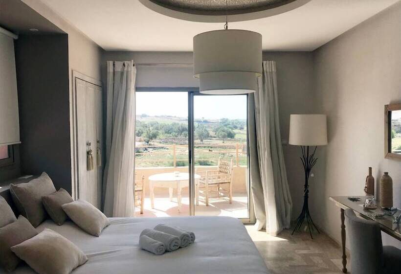 ویلای 5 خوابه, La Maison Rayhan