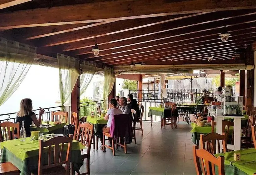 اتاق سوپریور با چشم‌انداز دریا, The Stunning B&b