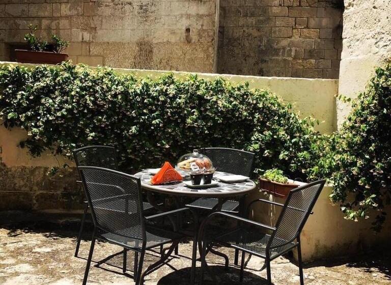 带园景的小型套房, Alla Dimora Di Chiara Suite And Rooms