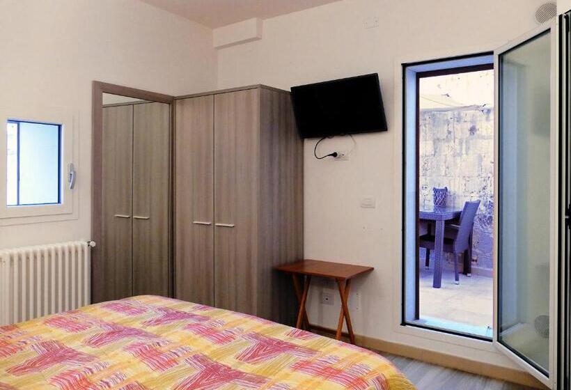 اتاق سوپریور با چشم‌انداز باغ, B&b Il Campanile