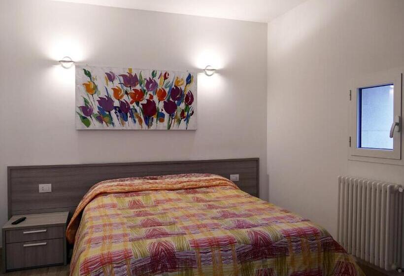 اتاق سوپریور با چشم‌انداز باغ, B&b Il Campanile