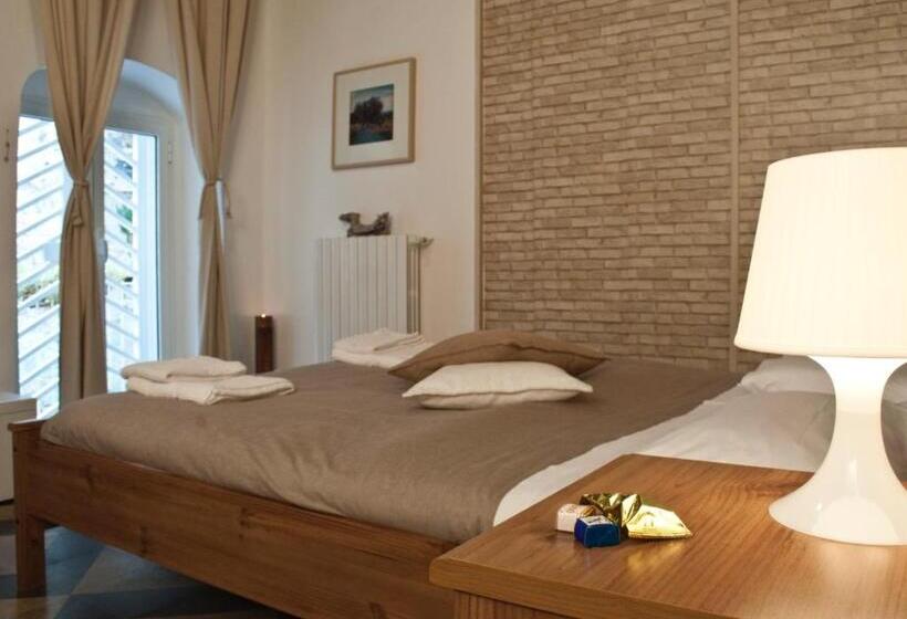 غرفة قياسية مع حمام خارجي, B&b Porto Trani