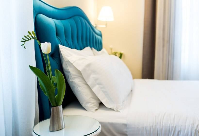 수피리어 룸, Old Town Inn