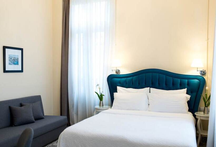 수피리어 룸, Old Town Inn