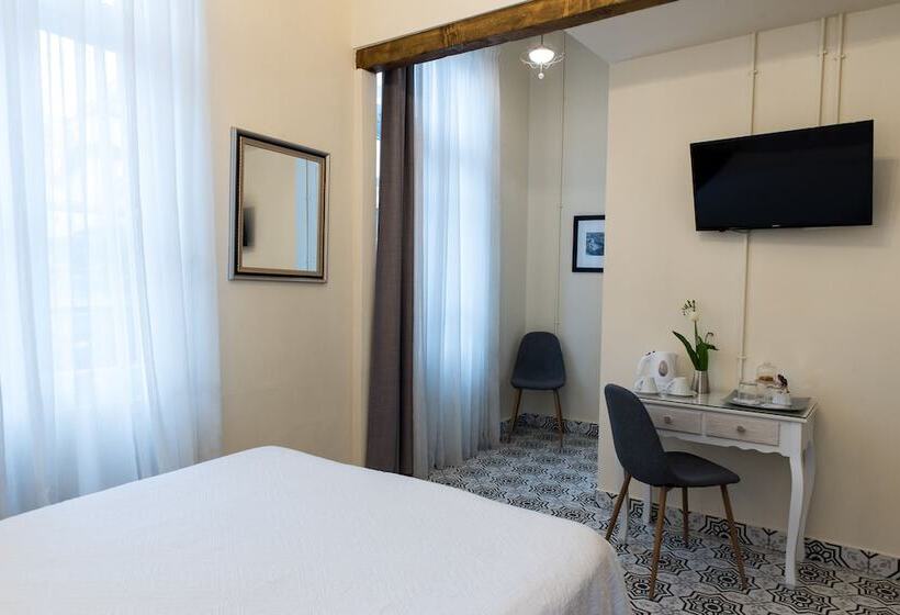 수피리어 룸, Old Town Inn