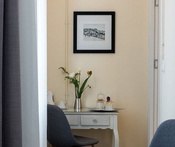 수피리어 룸, Old Town Inn